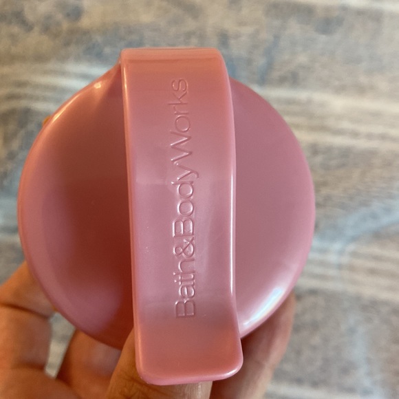 Bath and Body Works S’more air freshener holder - Picture 3 of 3